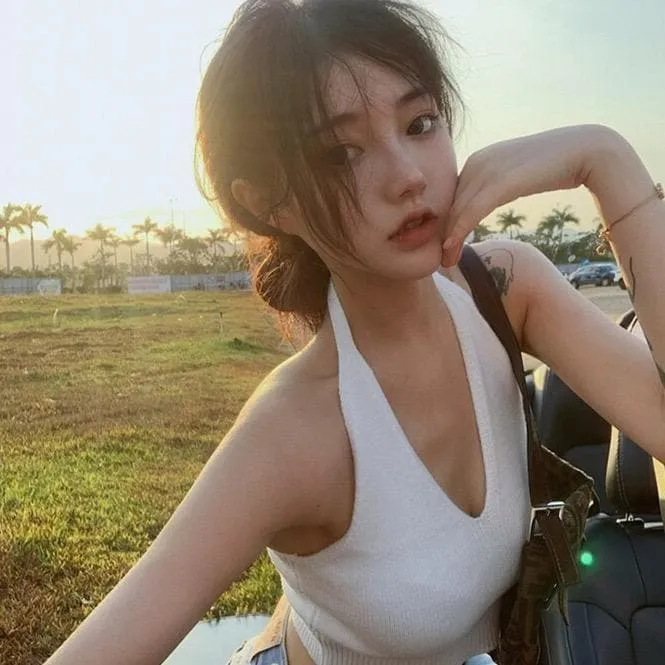 Ribbed Camisole With Halterneck